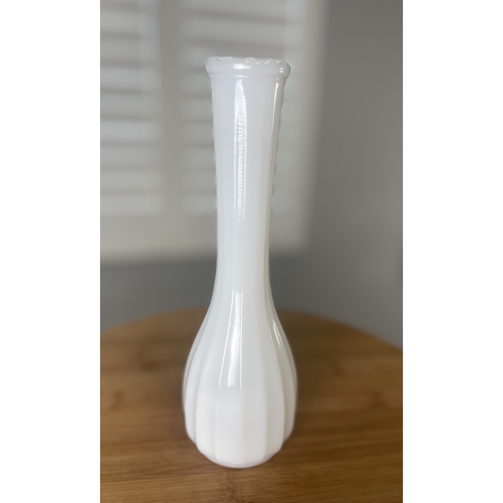 Vintage CLG CO Carr-Lowrey Glass Company Milk Glass Bud Vase Farmhouse MCM